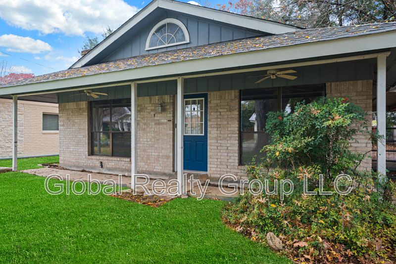1st image of 940 Hayselton Ave