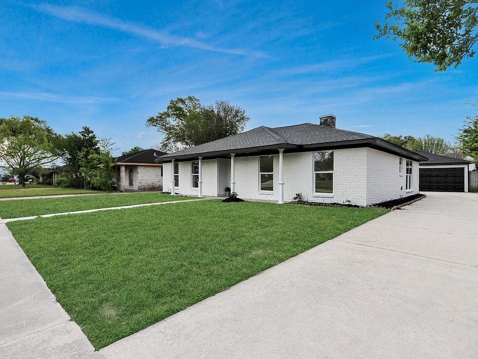 1st image of 22115 Woodrose Dr