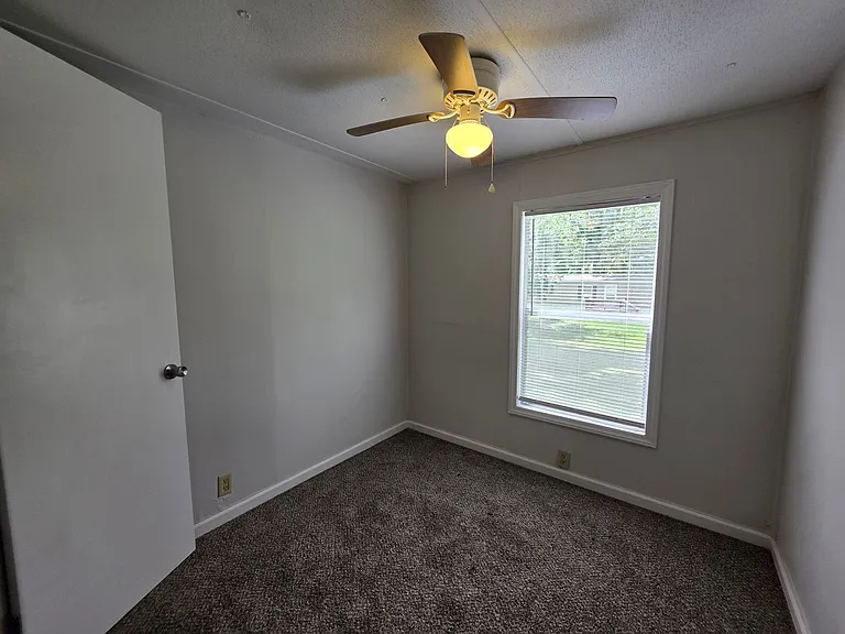 1133 Pickett Rd #6 — Photo 10