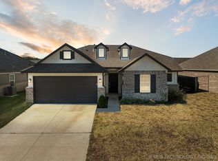 7216 S Laurel Ave, Broken Arrow, OK 74011
