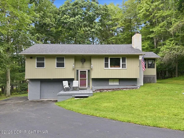 103 Water View Dr, Lords Valley, PA 18428