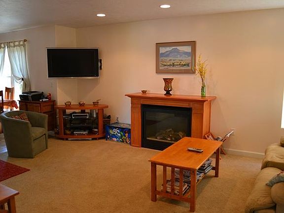 4th image of 1349 E Turtlecreek Cir