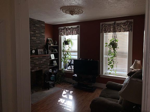 5th image of 316 1st St