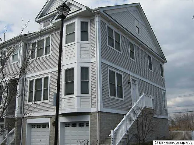 606 Park Ave — Photo 30