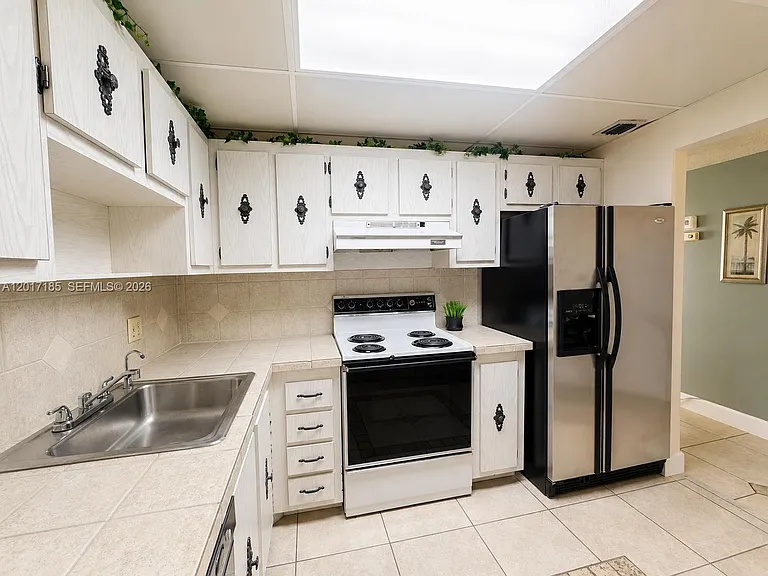 3800 S Ocean Dr #324 — Photo 3