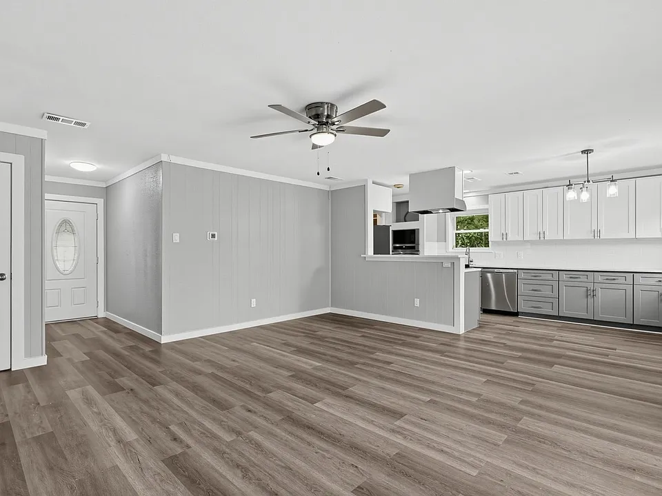 1929 Schumac Ln