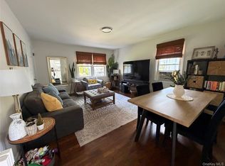 135 Woolsey Ave, Glen Cove, NY 11542