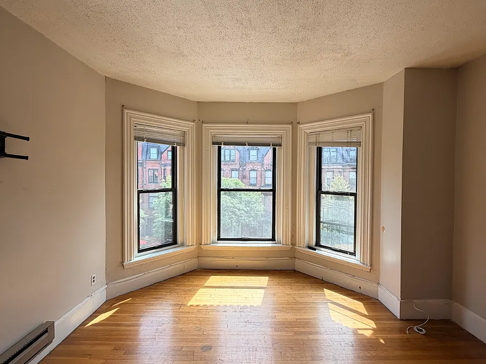 221 Newbury St #3