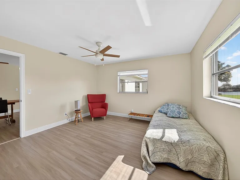 8950 NW 13th St — Photo 17