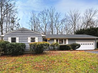 25 Glen Dr, Ansonia, CT 06401