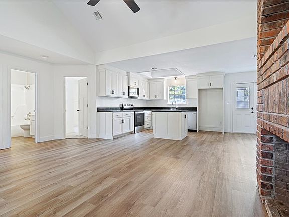 4th image of 423 N 37th Pl