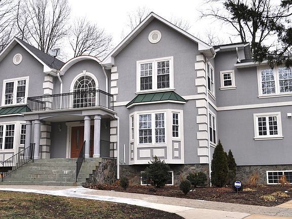 2nd image of 7545 Park Ln
