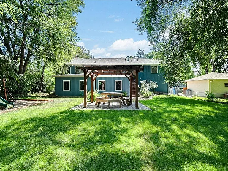 6416 Sherwood Ave — Photo 16