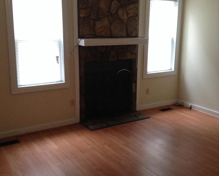 1st image of 574 Countrytown Dr