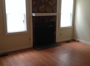 572 Countrytown Dr, Hope Mills, NC 28348