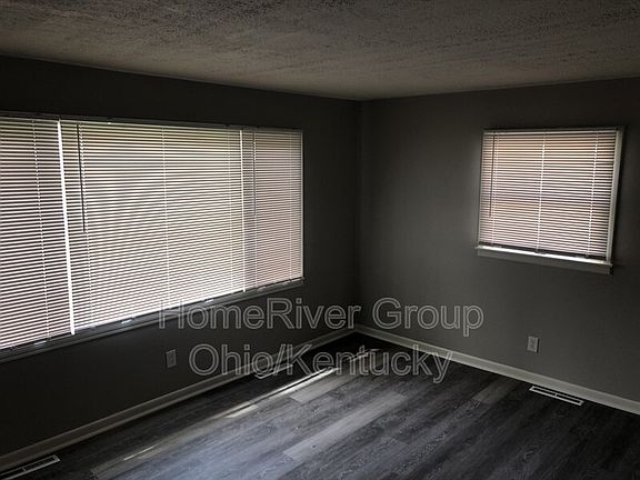 3rd image of 2206 Belcher Dr