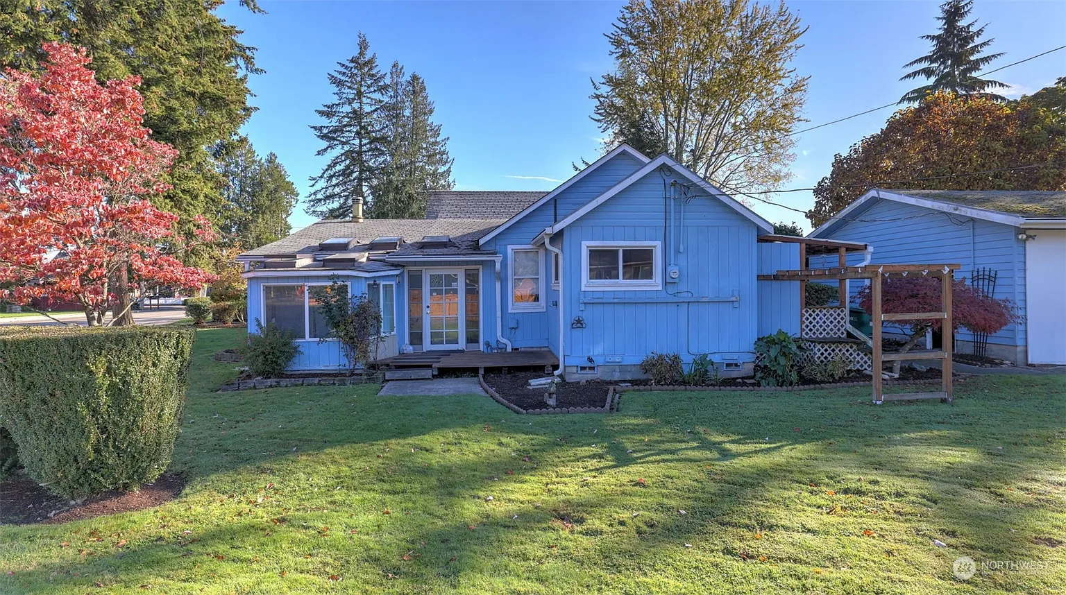 235 3rd Avenue SW photo 1