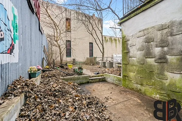 Rented by Bedford Brownstone Realty | media 32