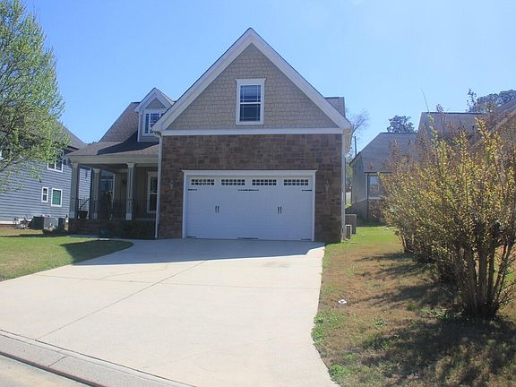 2nd image of 740 Abby Glen Dr NE
