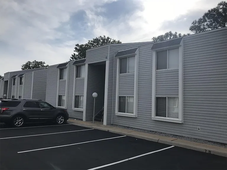 101 Old Ferry Rd #1-unit 8-B — Photo 1