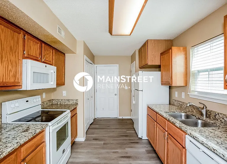 10305 Cadogan Dr — Photo 8