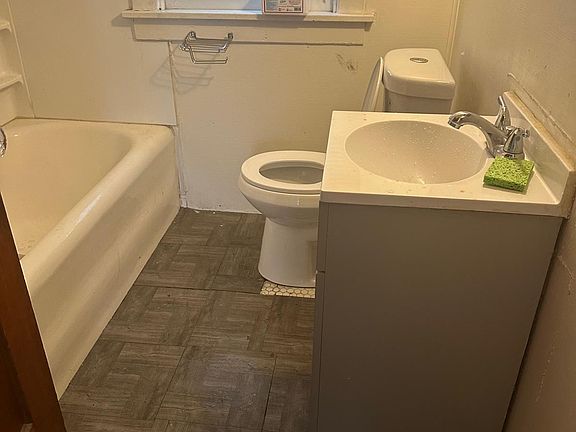 2nd image of 461 Highgate Ave #1F