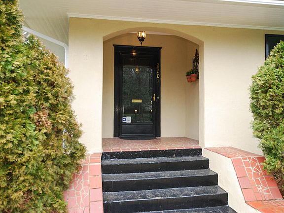 Charming Front Entry