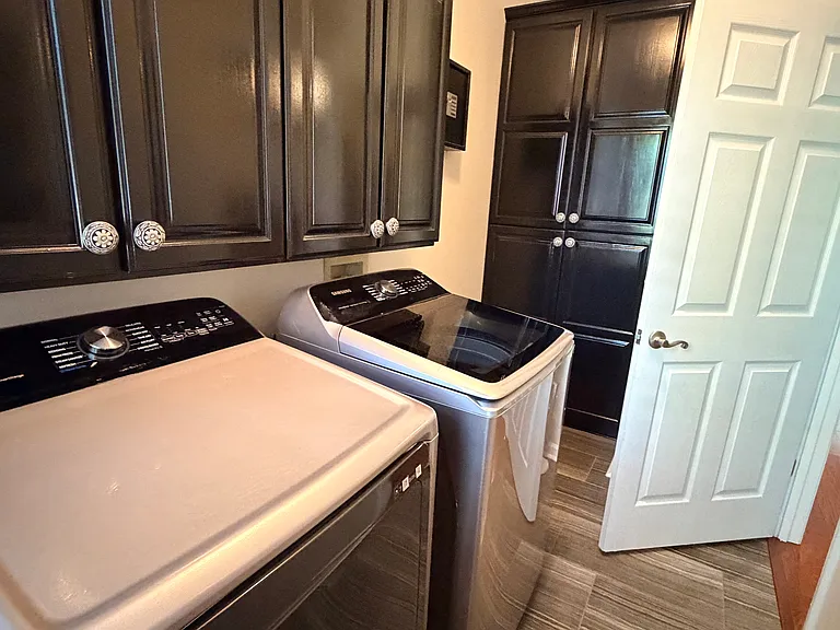 6225 Zinfandel Dr — Photo 21