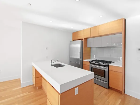 150 Fourth Avenue image 1 of 16