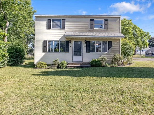 105 Horseshoe Dr, Syracuse, NY 13219