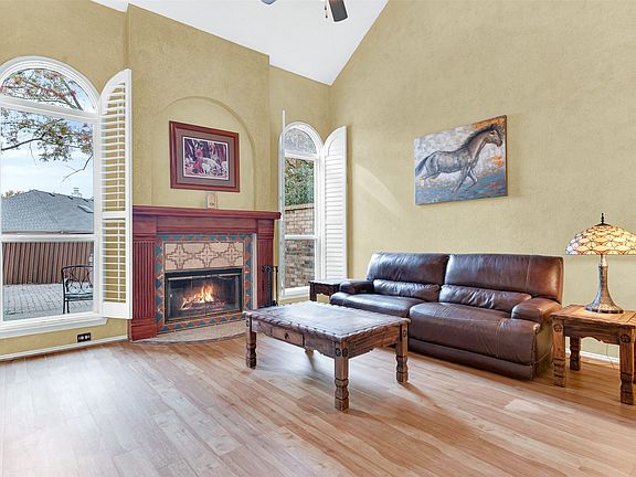 4th image of 3035 Silver Springs Ln