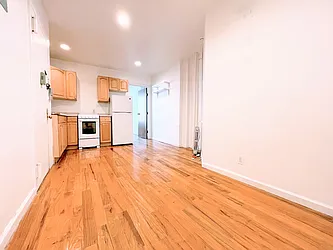 Rented by HOLTON REAL ESTATE INC.