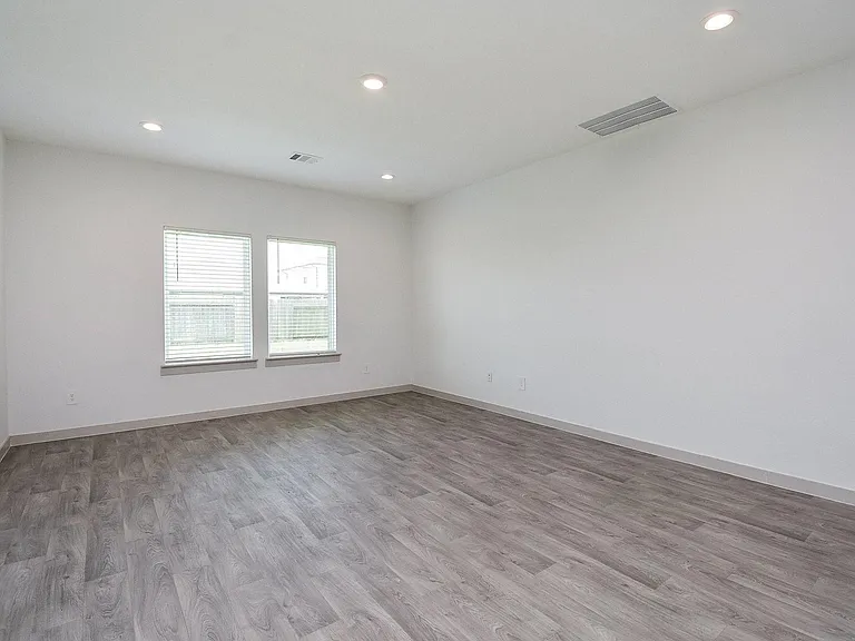 8030 Milam Ln — Photo 9