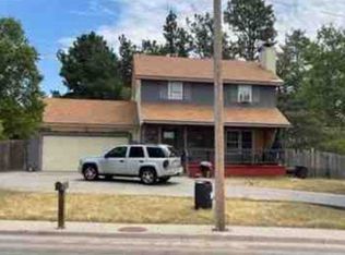 1706 N Campus Dr, Garden City, KS 67846
