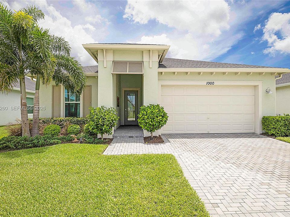 1st image of 1000 SE Crosswood Way