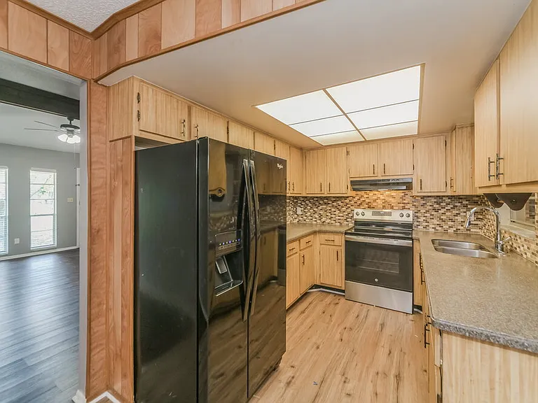 123 Hidalgo Ave — Photo 7