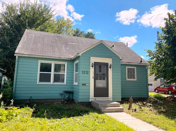 1212 S 3rd St, Ames, IA 50010