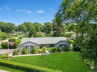 386 Mill Road, Westhampton, NY 11977