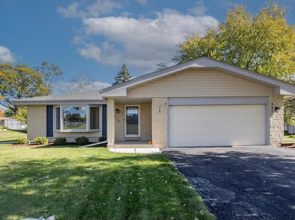 3310 South Russel ROAD, New Berlin, WI 53151