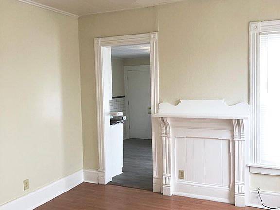 3rd image of 300 Gertrude St #2
