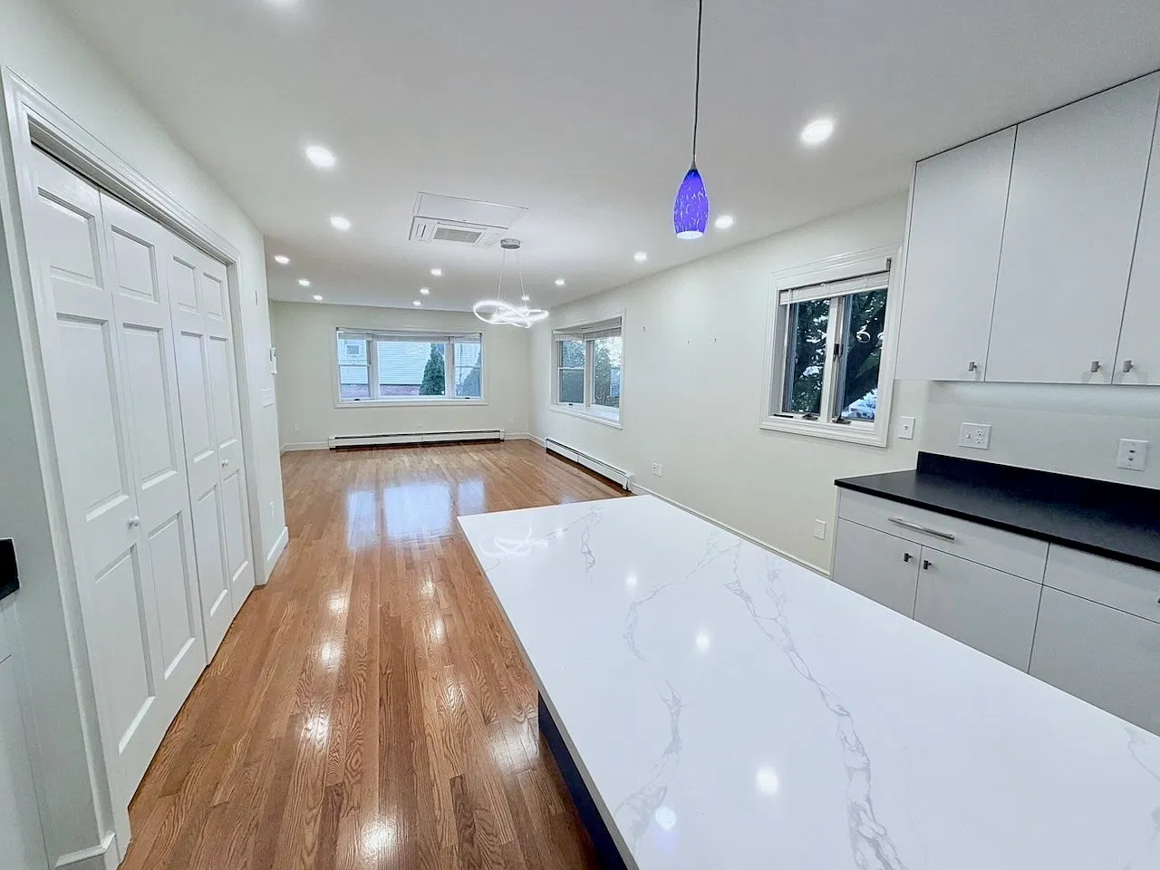 4 bed, 3.5 bath, 3000 sqft, $6,000 — Photo 4