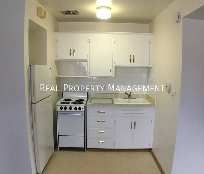 N88W16771 Main St #5 — Photo 2