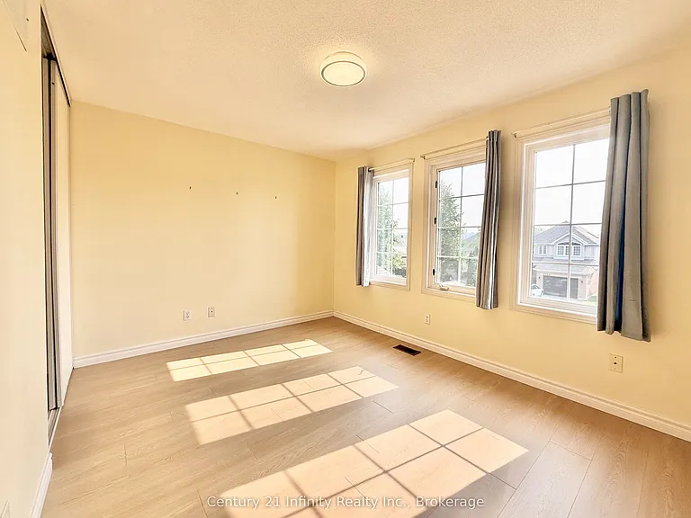 1171 Springbank Dr — Photo 23