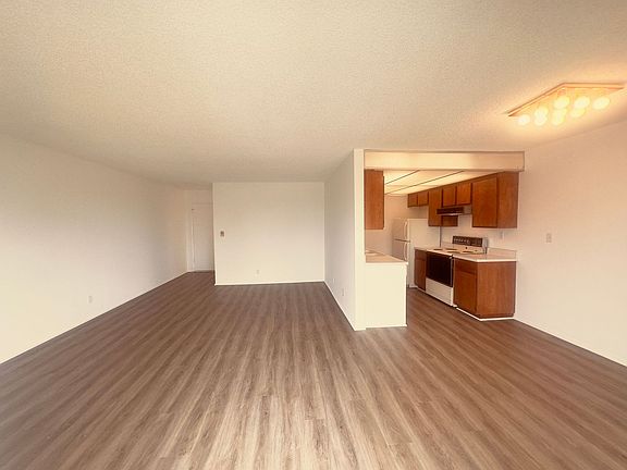 4th image of 4595 California Ave Unit 414