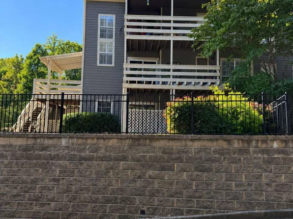 905 Riverview Dr SE, Marietta, GA 30067