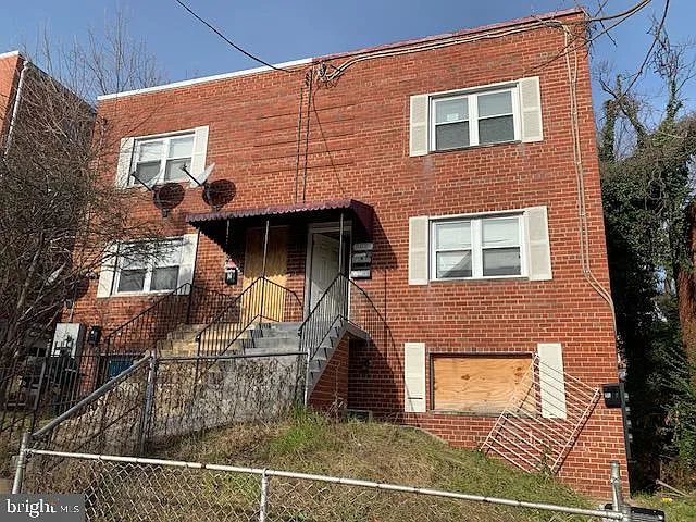 502 Brandywine St SE photo 1