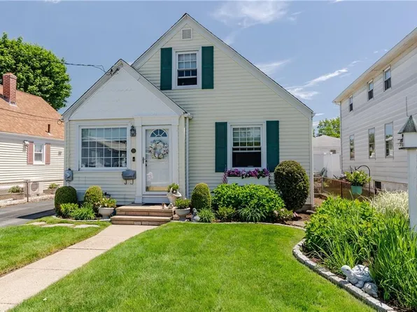 24 Columbus Blvd, Cranston, RI 02910