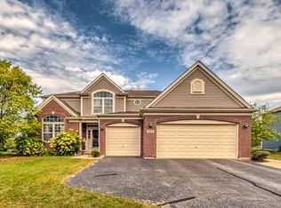 965 Carmen Rd, Sugar Grove, IL 60554