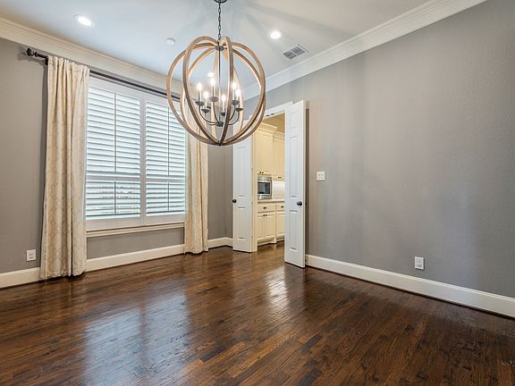 5th image of 2354 Sweetwater Ln