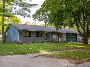 3014 Lafayette Cir, Lansing, MI 48906
